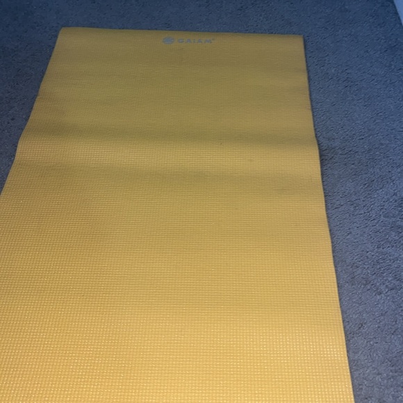 The Day With Yoga By: Elisabeth Hatch FREE YOGA MAT - Picture 5 of 6